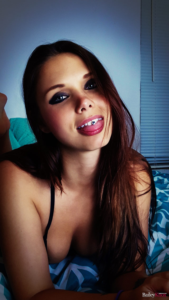Hot girl next door Bailey Knox selfies, masturbation & cumshot on tummy shot by her BF.