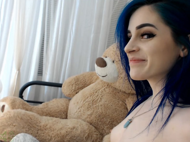 Hot naked Emo teen Kati live on cam socks & blue hair.