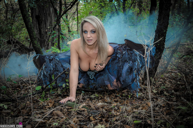 Horny wood nymph fairy Nikki Sims 2017 Halloween cosplay costume XXX nude.