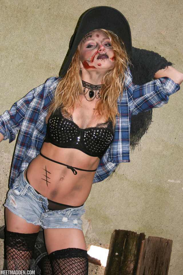 Meet Madden Deegan 2017 creepy Halloween of the dead zombie babe arises hot and sexy.