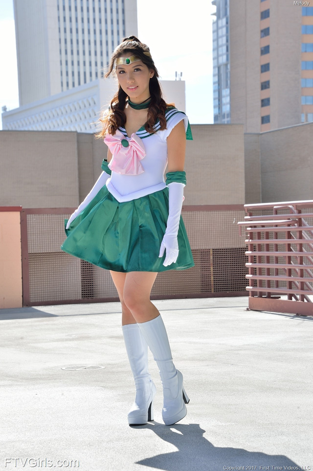 Sailor Jupiter Sailor Moon cosplay public nudity masturbation solo Melody Wylde FTVgirls Halloween costume play porn.