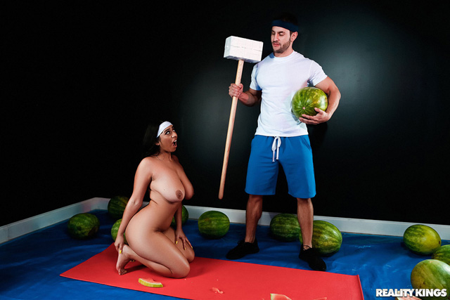 Big titty watermelon babe Violet Myers melon smashing food fetish porn sex big boobs natural tits xxx.