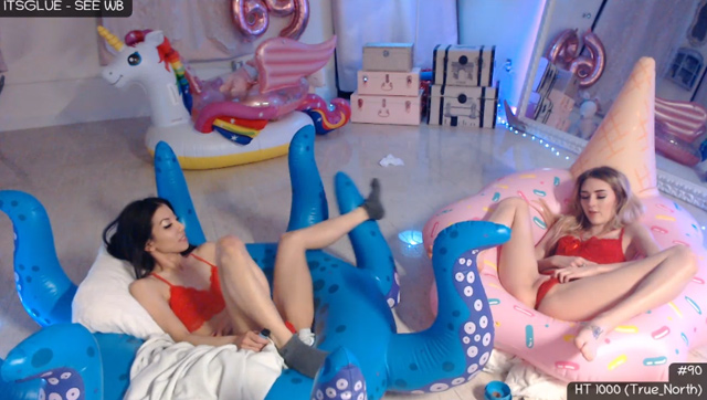 SnowyGlue ItsLo live skinny cam girls sexy dancing lesbian webcam show My Free Cams hot girls show live hentai fantasy tentacle fingers grope!