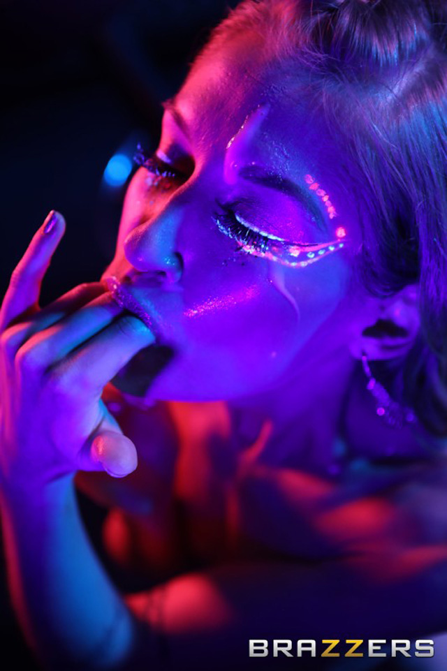 Tiffany Tatum glow in the dark porn blacklight porn roller girl skates club sex bubbles neon paint and big dick in teen Brazzers.