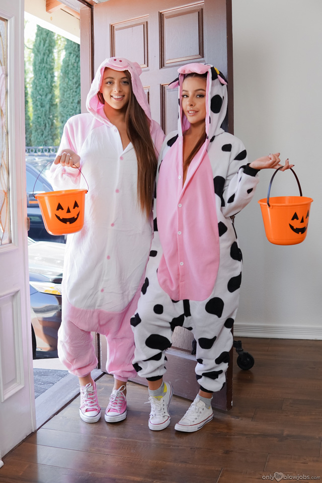 Trick or Treat sexy teens in cow and pig onesies want cum for Halloween Gia Derza & Vanna Bardot Only Teen Blowjobs 4K porn.