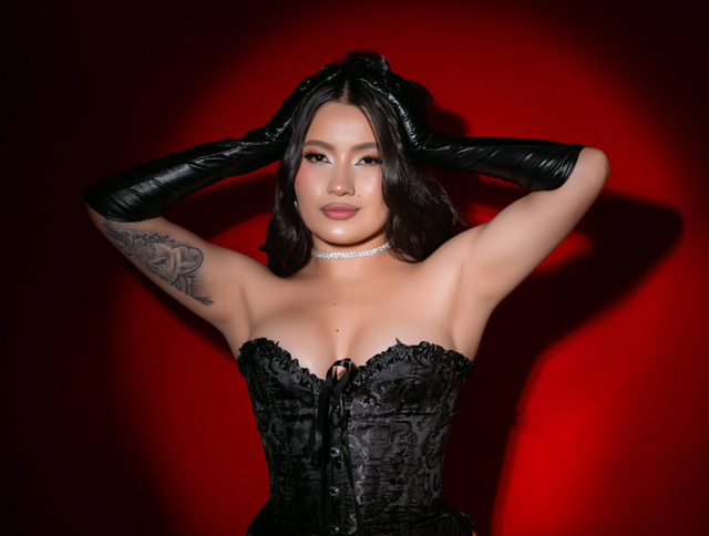 Smoking hot cam babe Emily from Sakura Live on Porn Corporation. The hottest live Japanese, Asian and exotic webcams & cam girls with interactive toys.