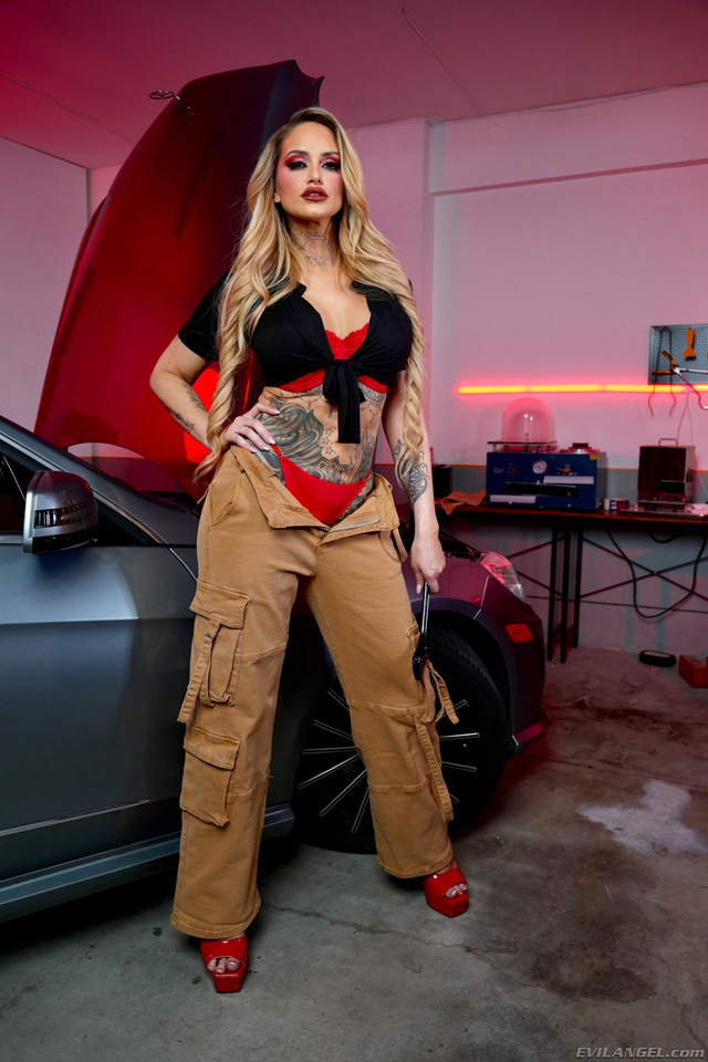 Stephanie Love double penetration in garage with director Vince Karter and Chocolate God in DP for Evil Angel as featured on Porn Corporation in news from Erika Icon.